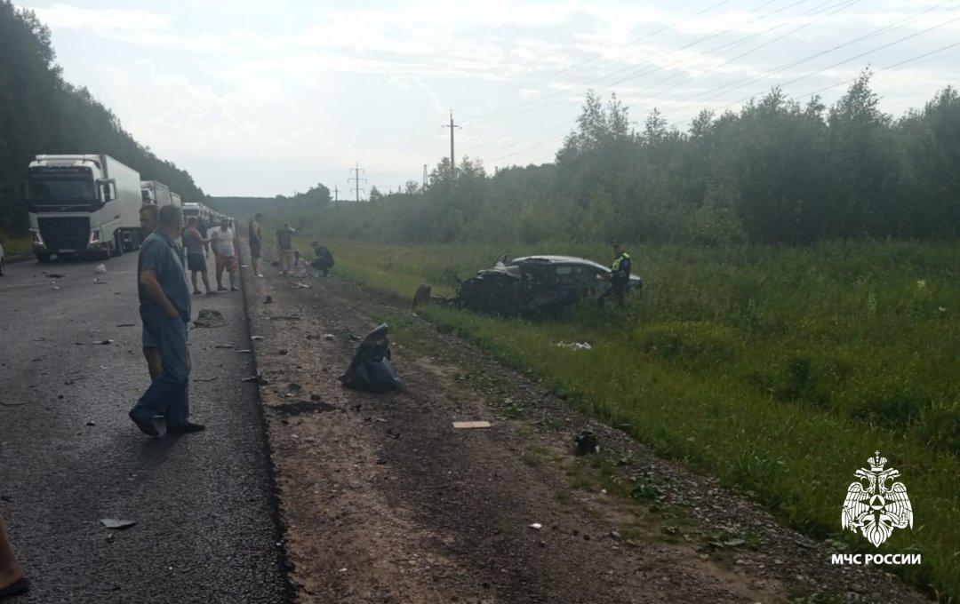 Сотрудники МЧС приняли участие в ликвидации последствий ДТП в Поназыревском районе